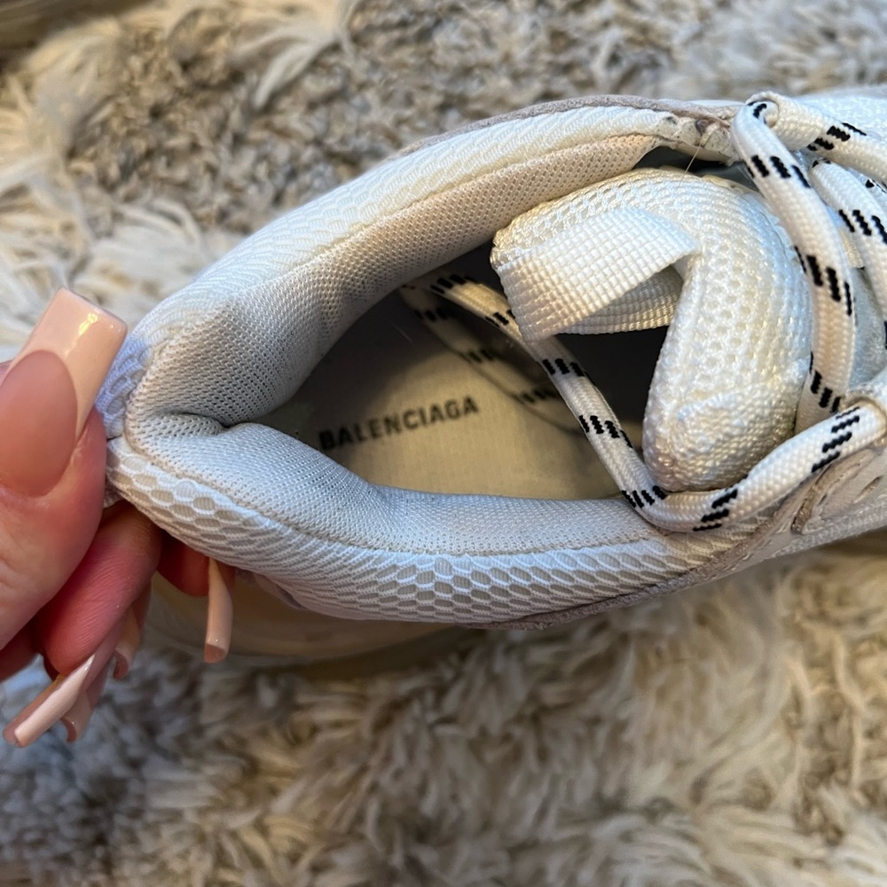 Balenciaga Triple S- Women's 37. White with Clear Sole - Picture 4 of 6